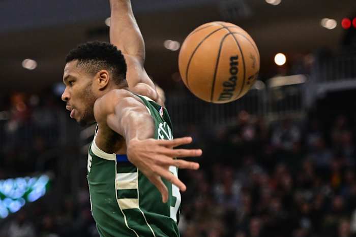 Milwaukee Bucks forward Giannis Antetokounmpo (34) reacts